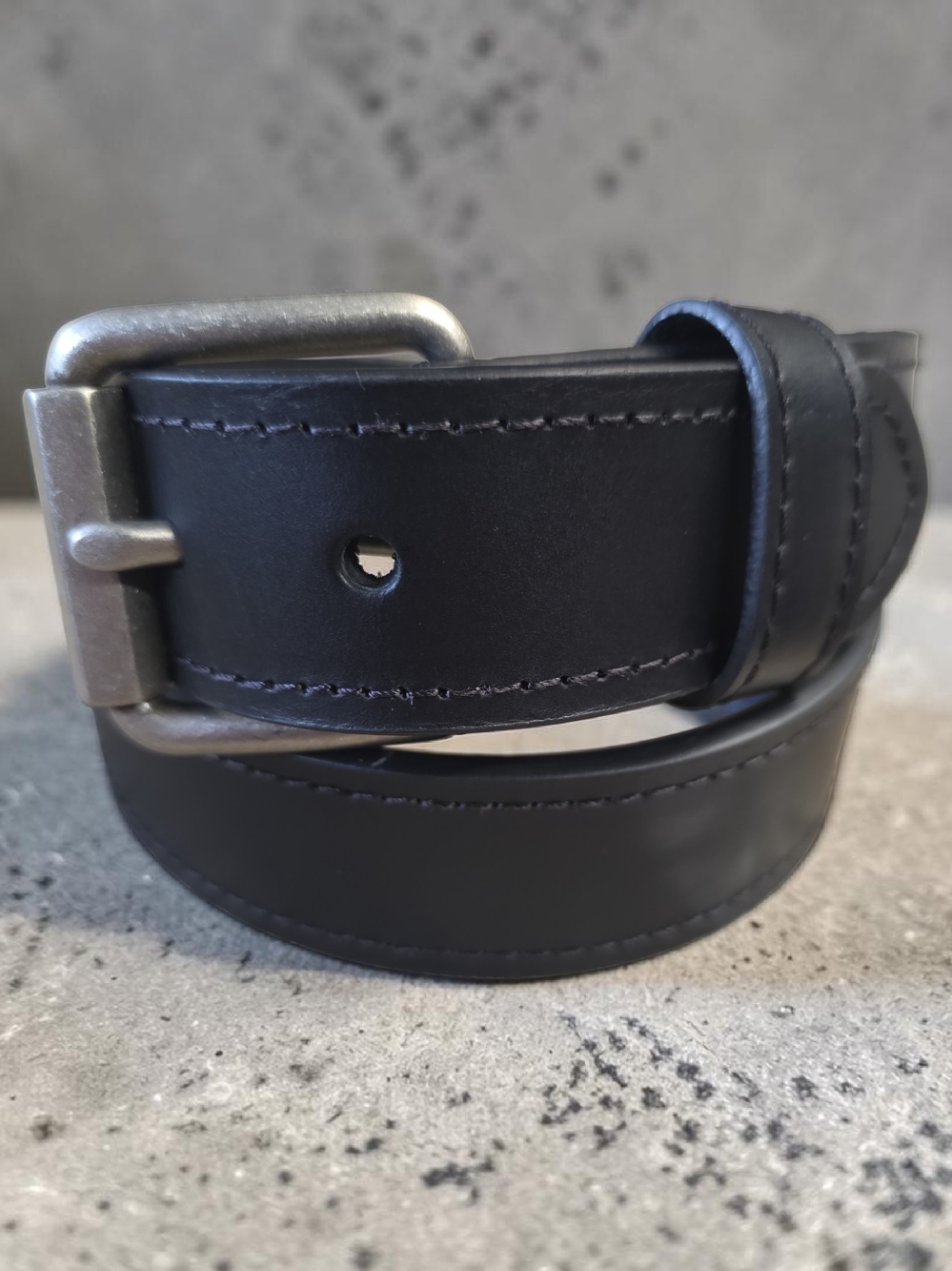 NWOT Full Grain Leather Heavy Stitched Black Belt With Silver Buckle Size 32